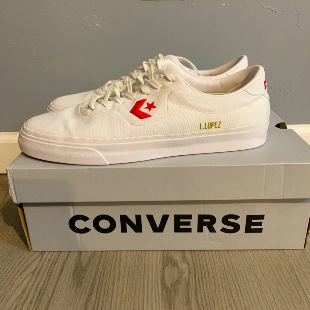 Brand New White Low Top Converse Sneaker Never Worn With All original Packaging
